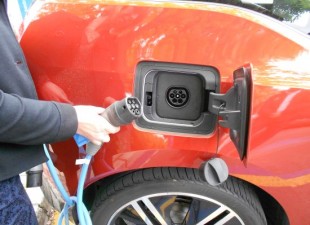BENIDORM – El municipio contará en un mes con dos puntos de recarga para vehículos eléctricos