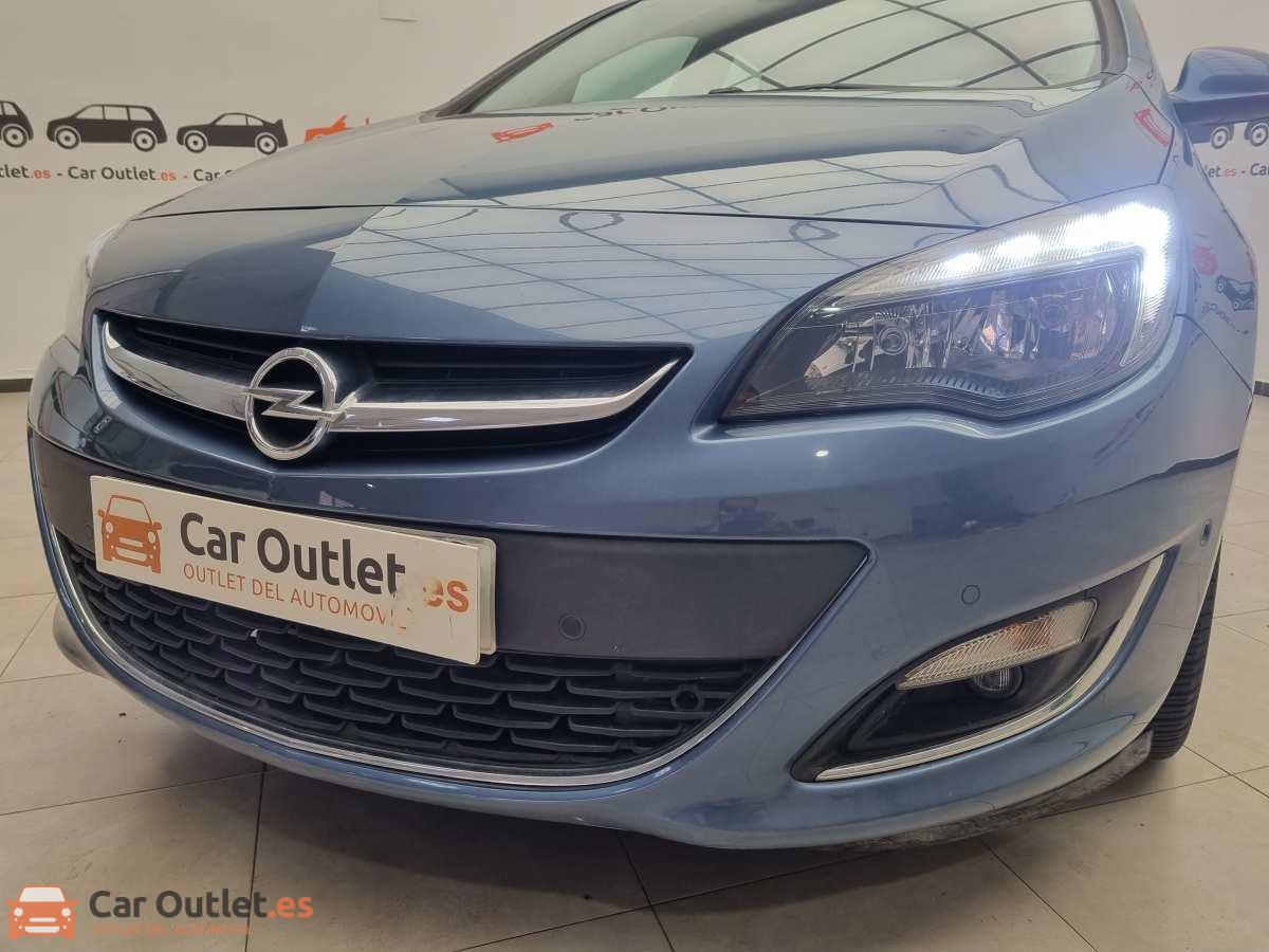 6 - Opel Astra 2014