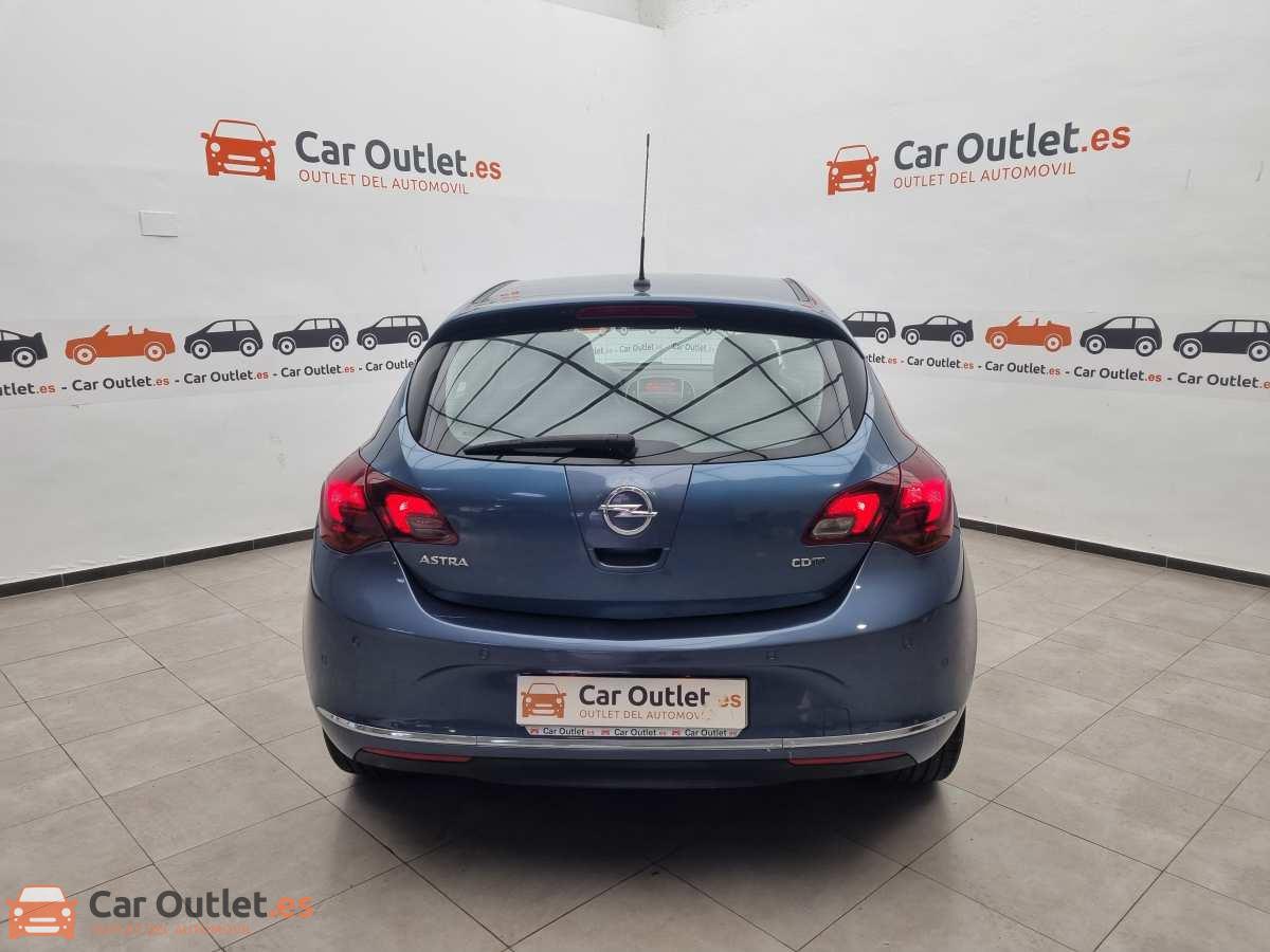 8 - Opel Astra 2014