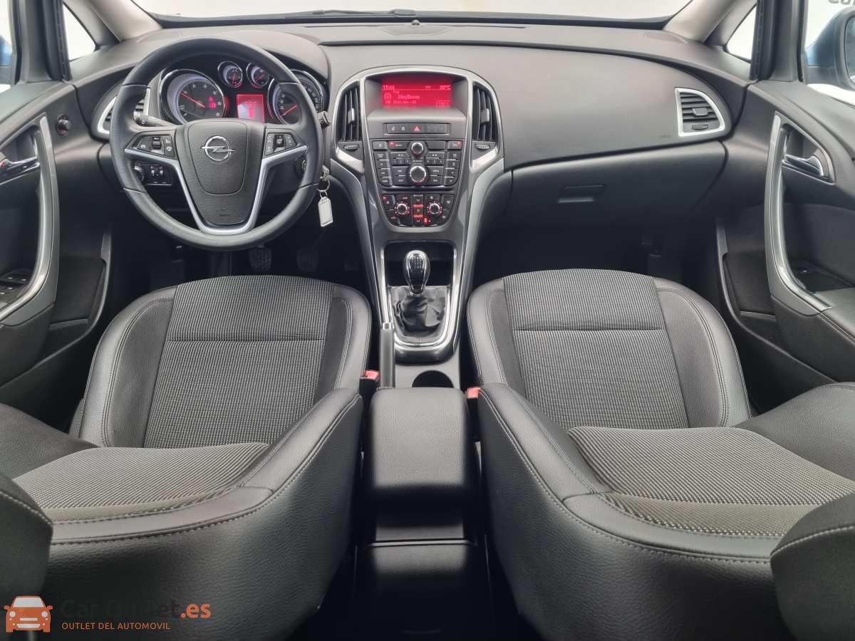 15 - Opel Astra 2014