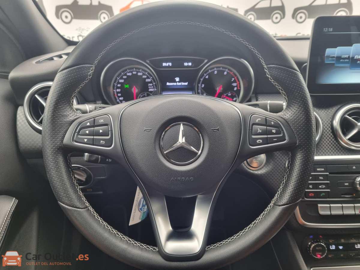 21 - Mercedes A Class 2017 - AUTO