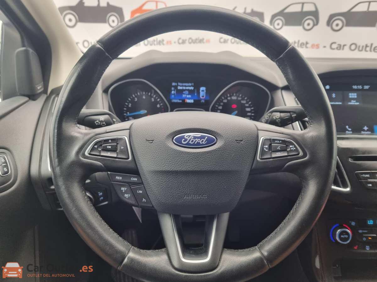 20 - Ford Focus 2017 - AUTO