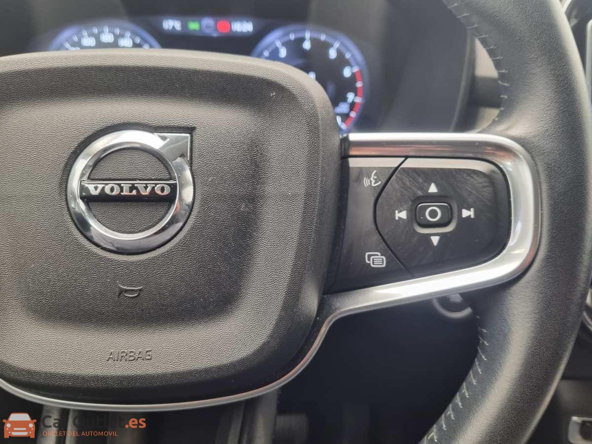 23 - Volvo XC40 2021 - AUTO