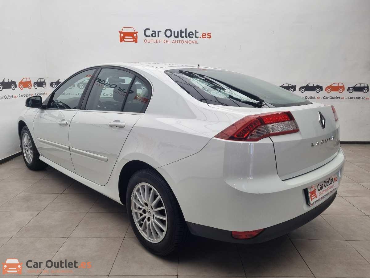 8 - Renault Laguna 2012