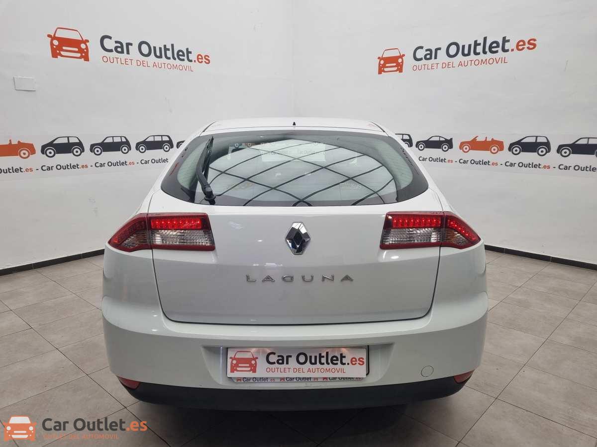 9 - Renault Laguna 2012