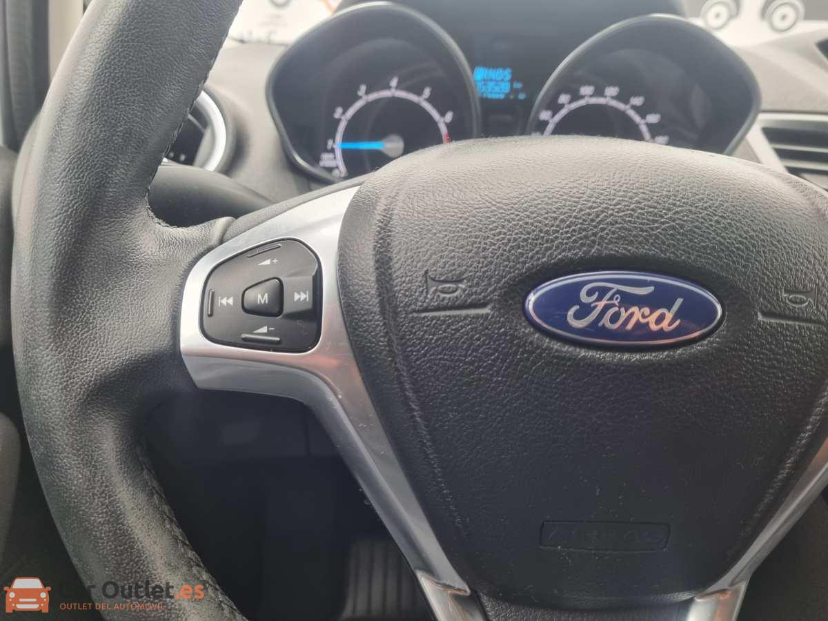 21 - Ford Fiesta 2017 - AUTO