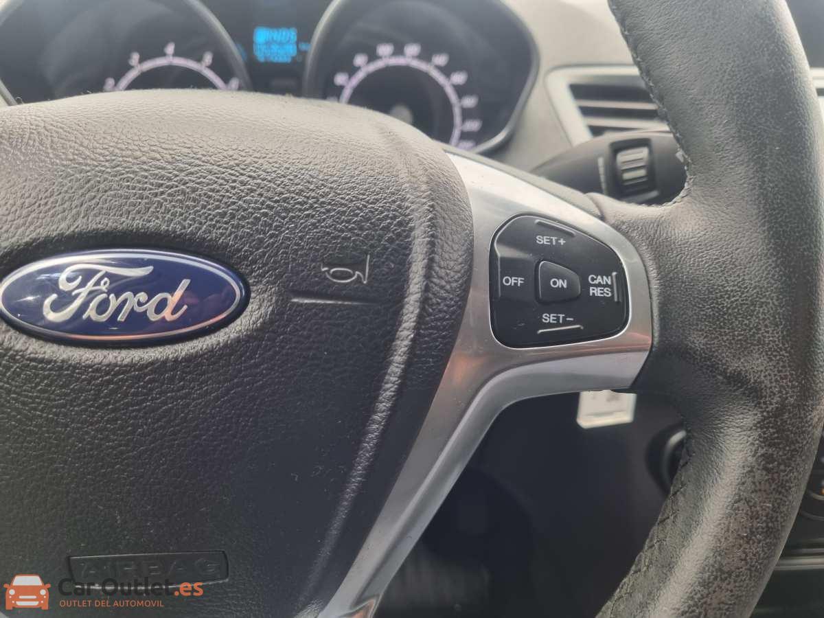 22 - Ford Fiesta 2017 - AUTO