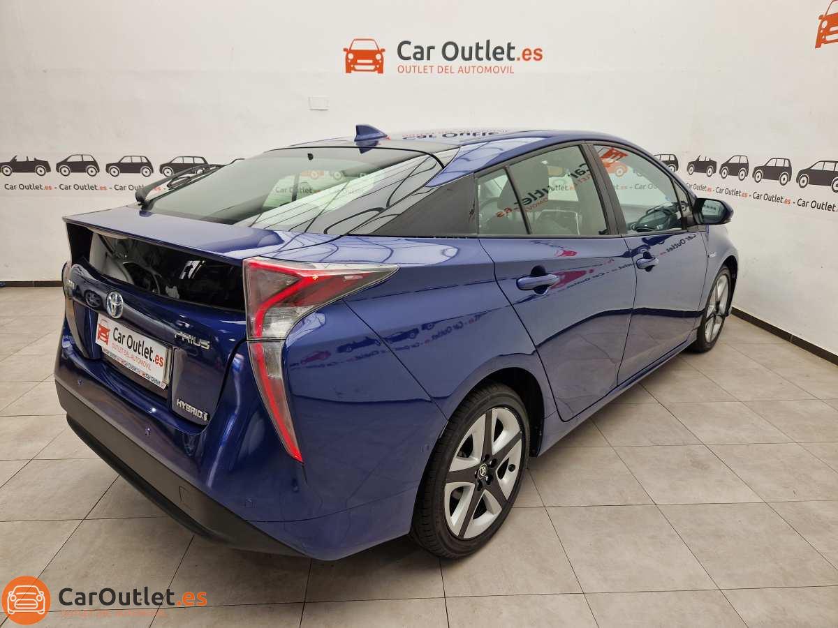 8 - Toyota Prius 2016 - AUTO