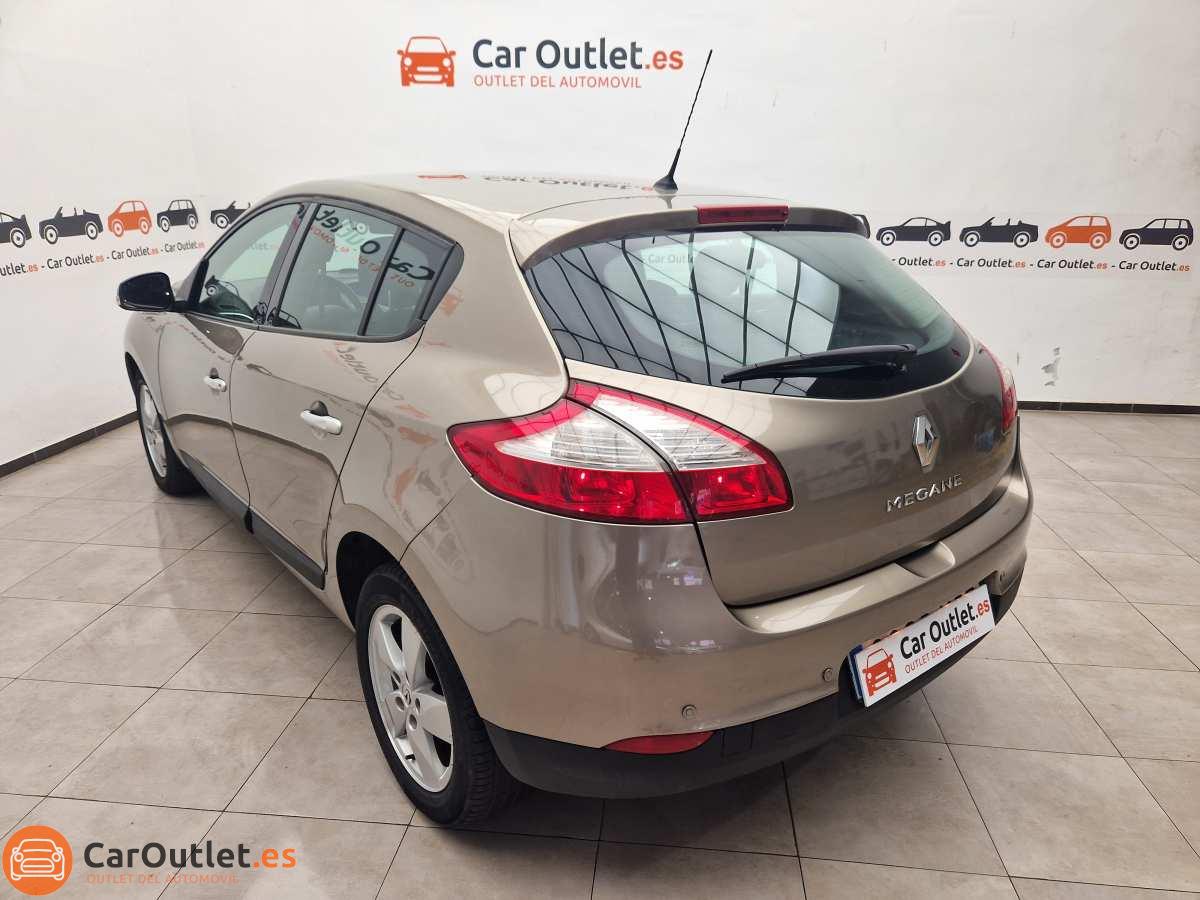 7 - Renault Megane 2011 - AUTO