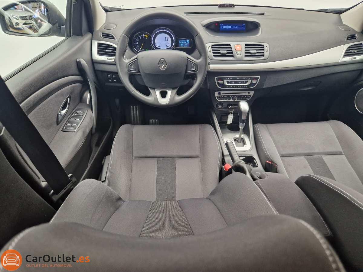 17 - Renault Megane 2011 - AUTO