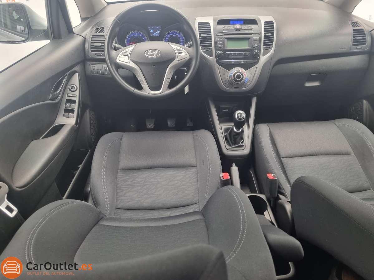 17 - Hyundai ix20 2014