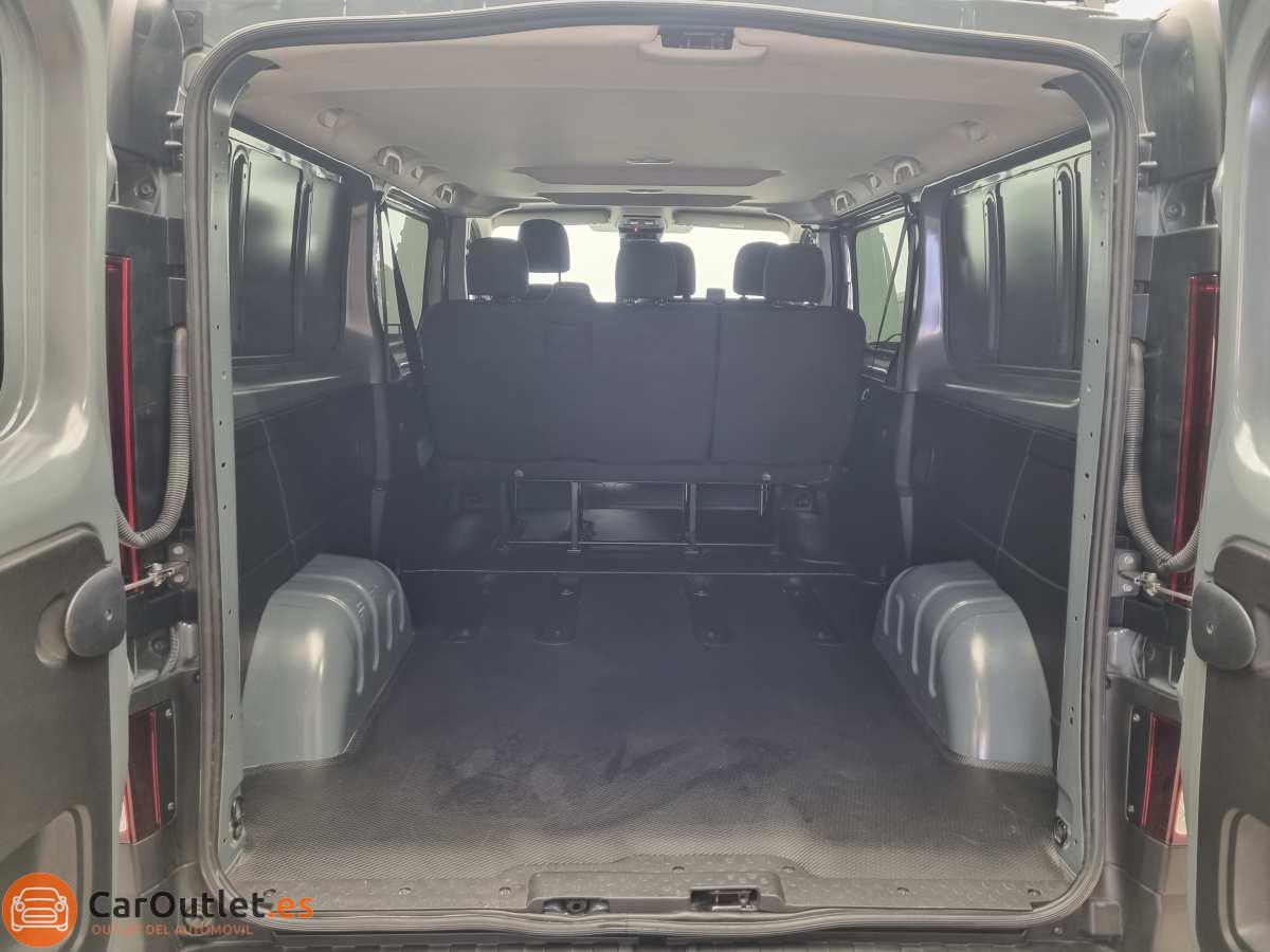 12 - Renault Trafic 2023