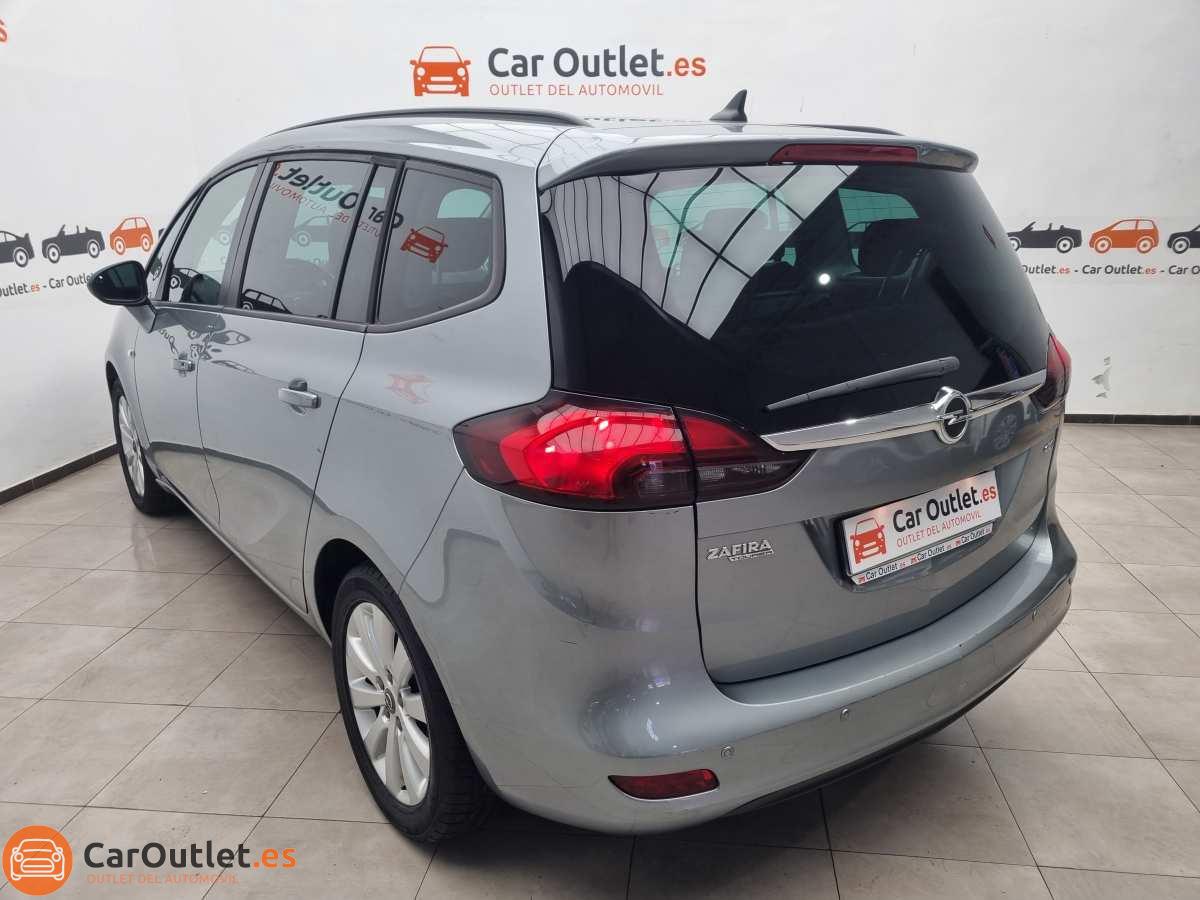 7 - Opel Zafira 2012