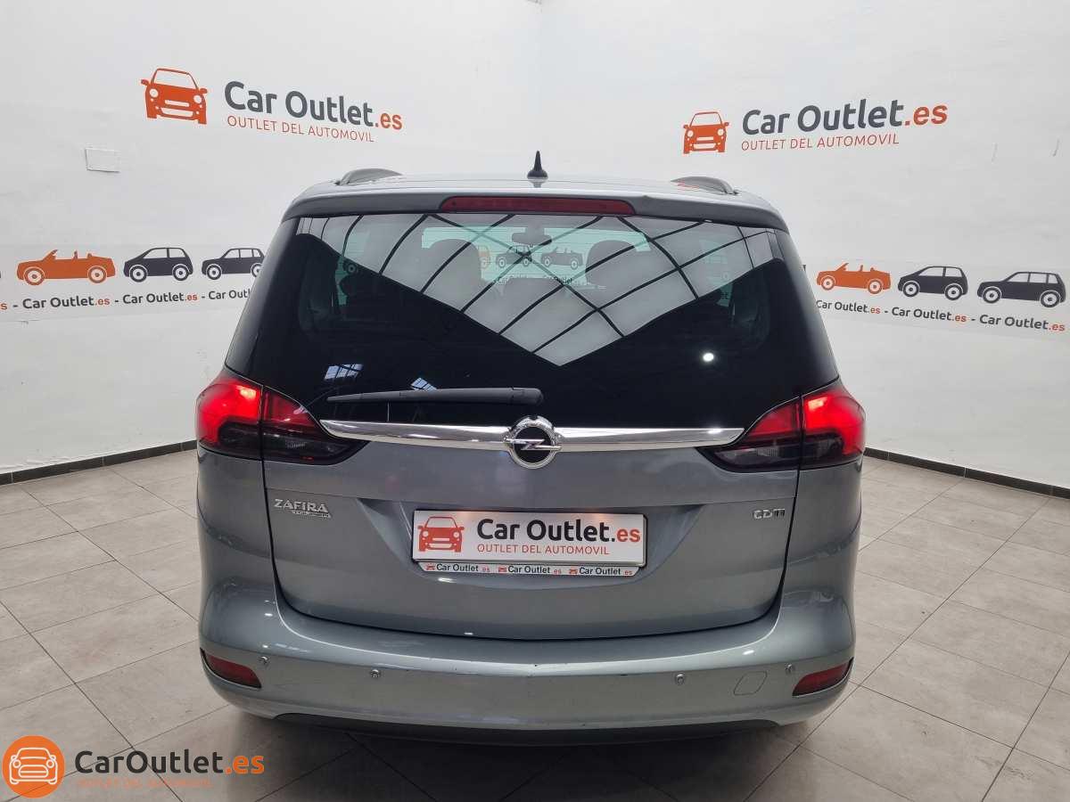 8 - Opel Zafira 2012