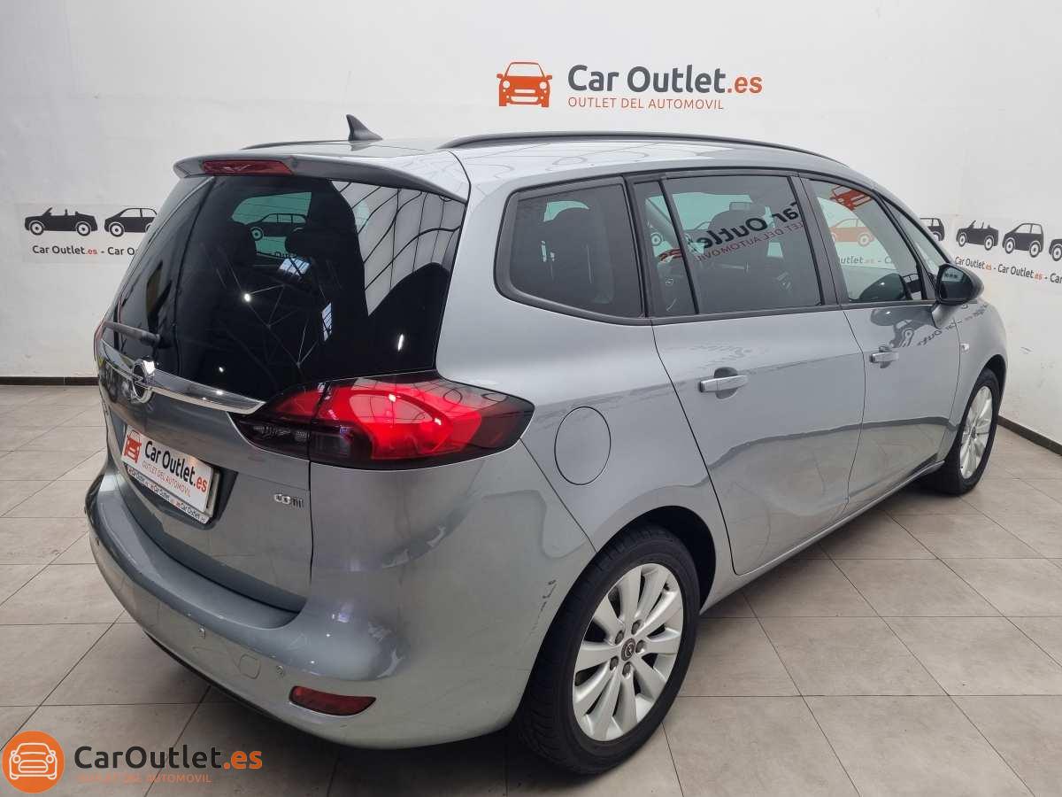 9 - Opel Zafira 2012