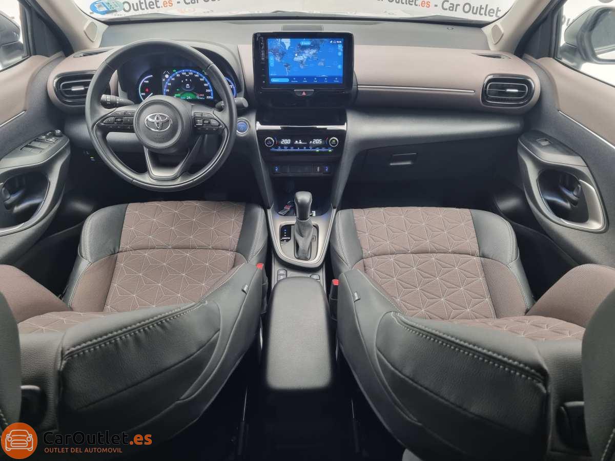 16 - Toyota Yaris 2022 - AUTO