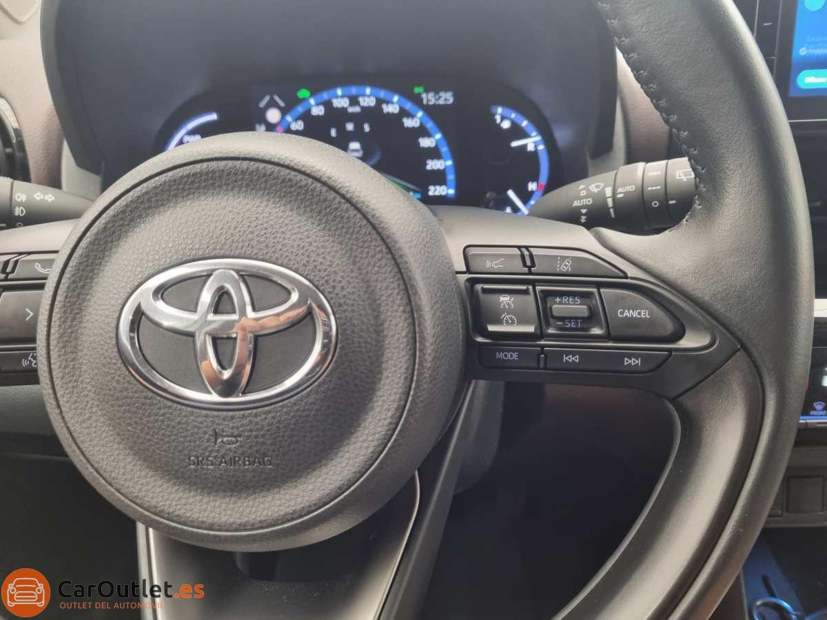 22 - Toyota Yaris 2022 - AUTO