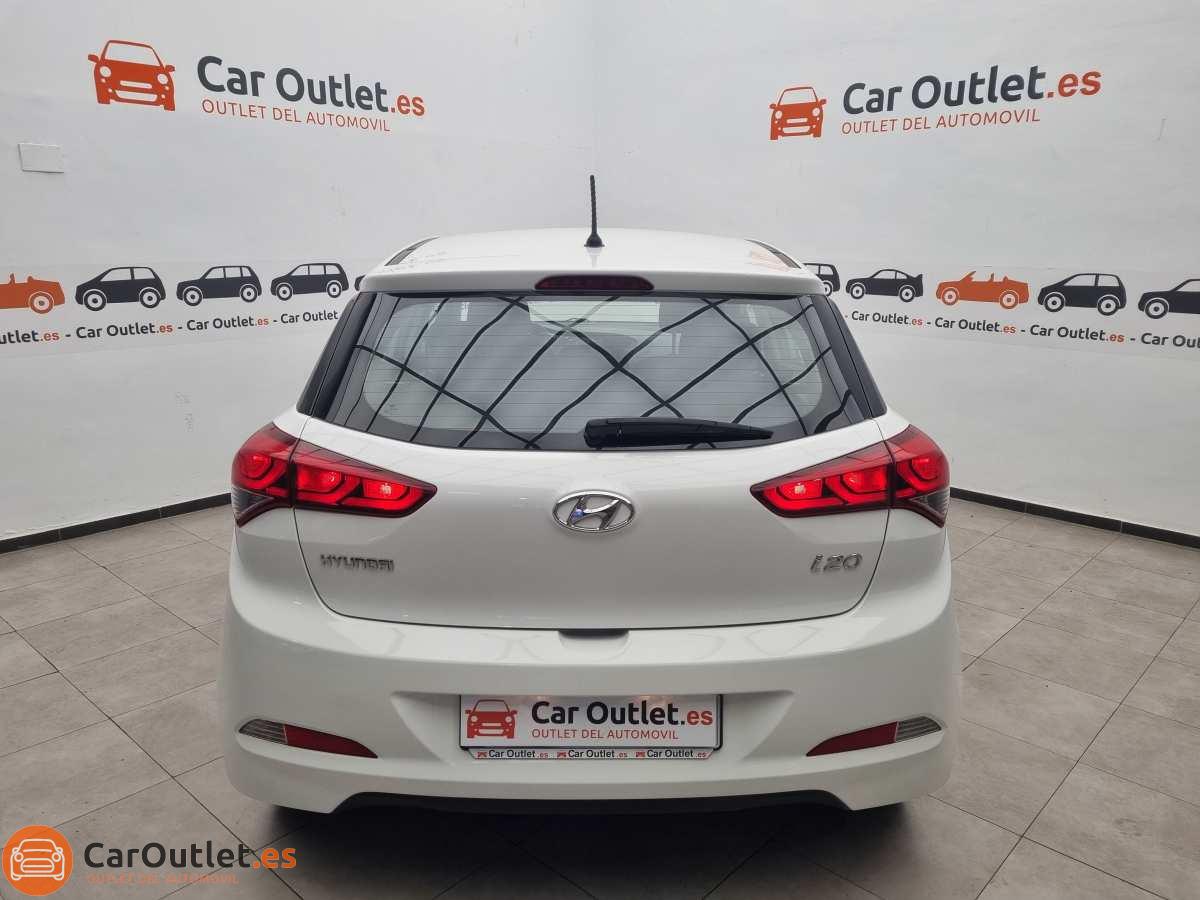 8 - Hyundai i20 2016