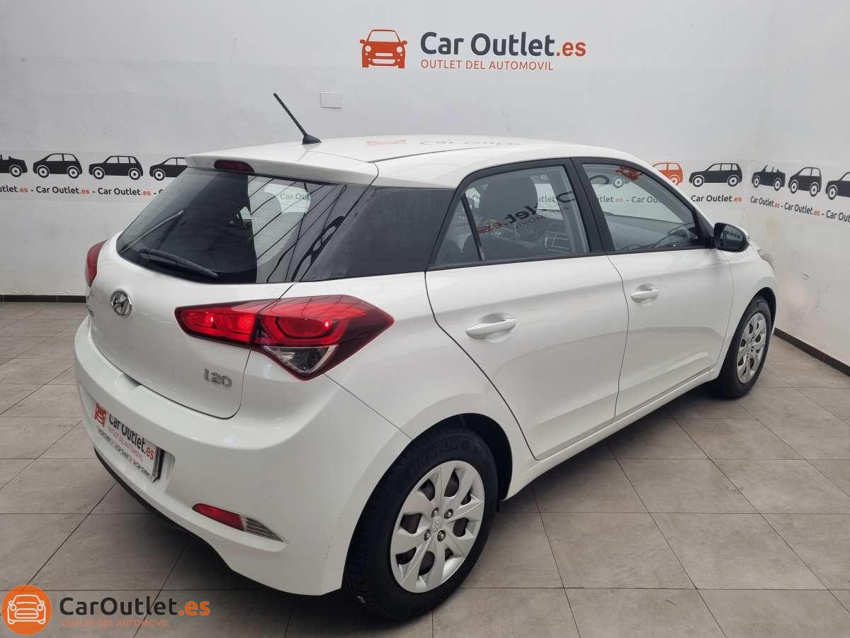 9 - Hyundai i20 2016