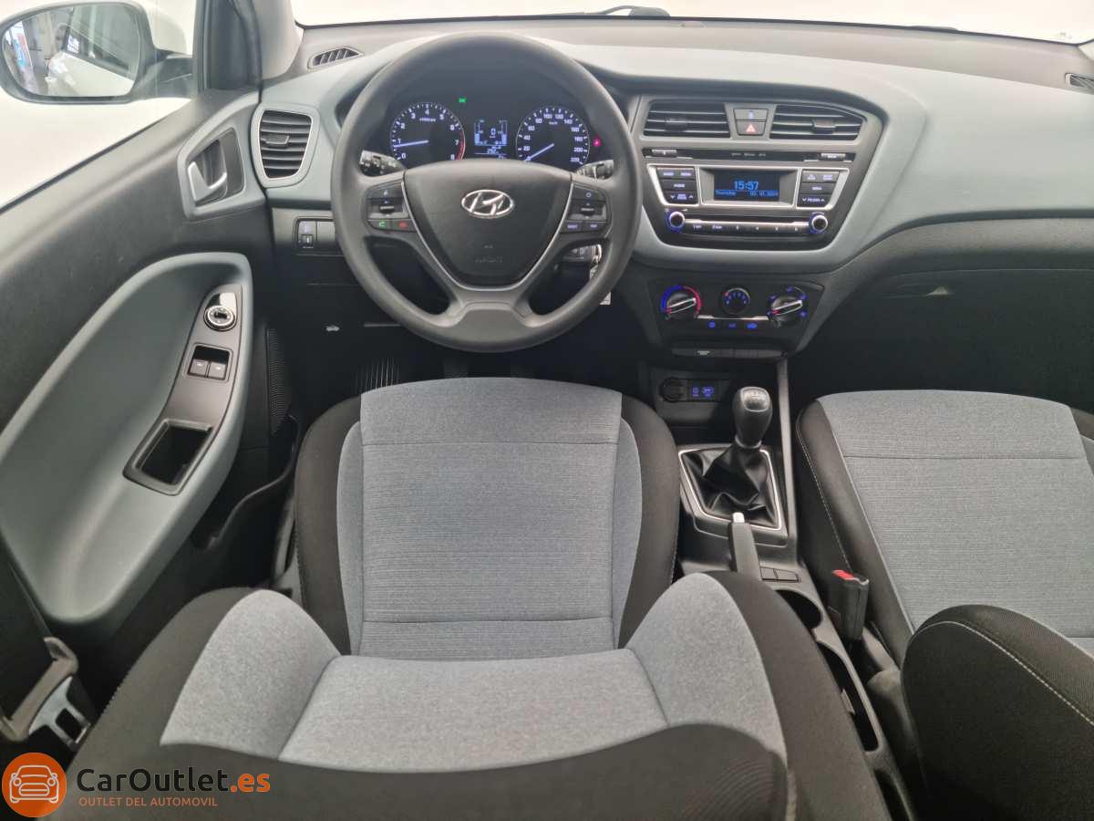 16 - Hyundai i20 2016