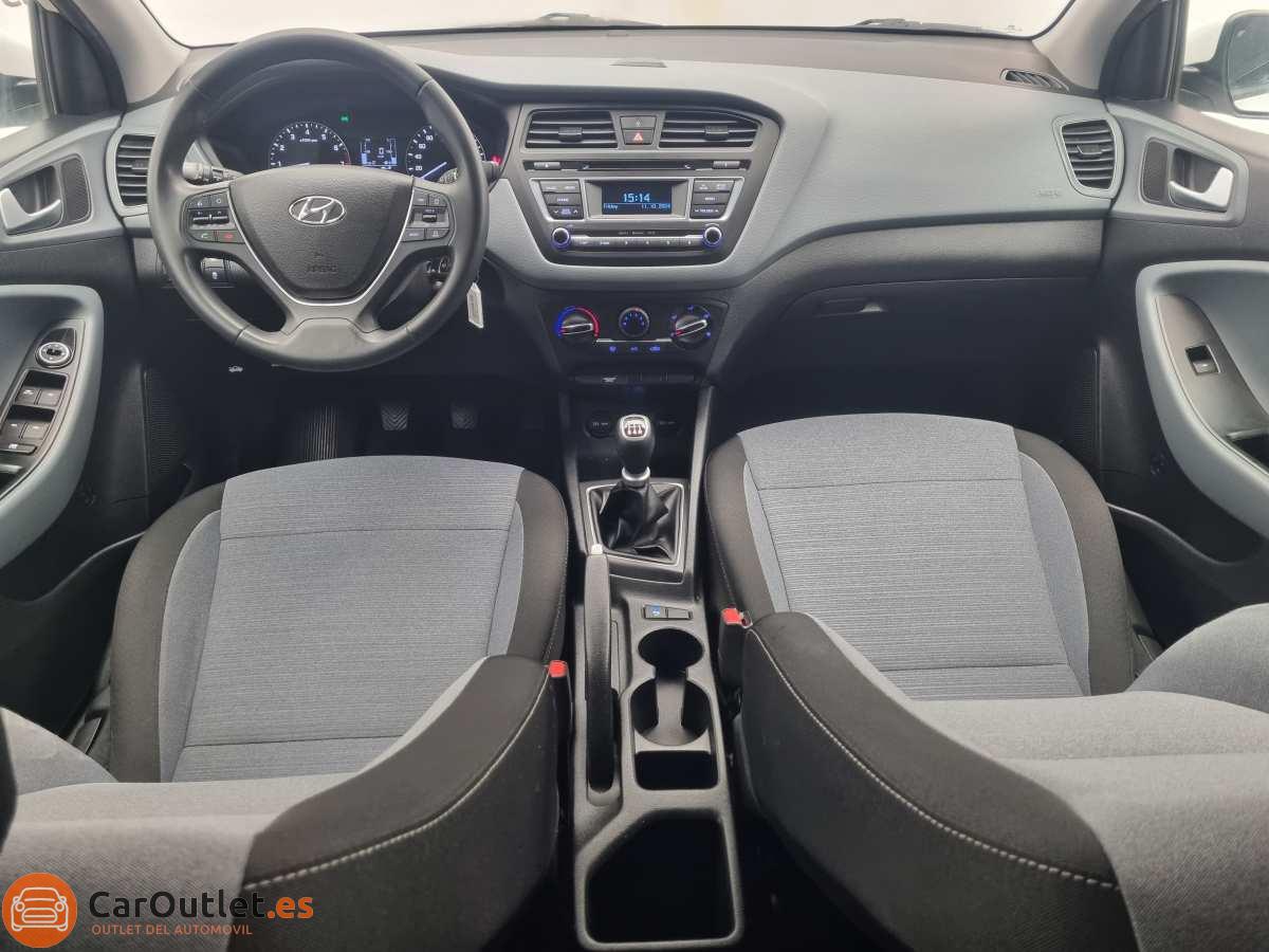 16 - Hyundai i20 2016