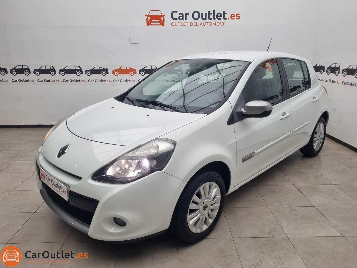 Renault Clio Petrol - 2012