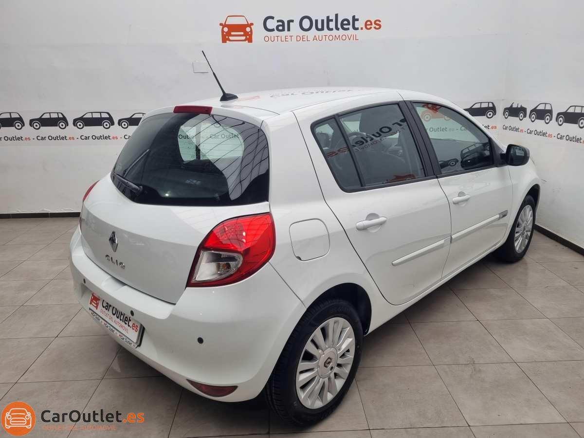 9 - Renault Clio 2012 - AUTO