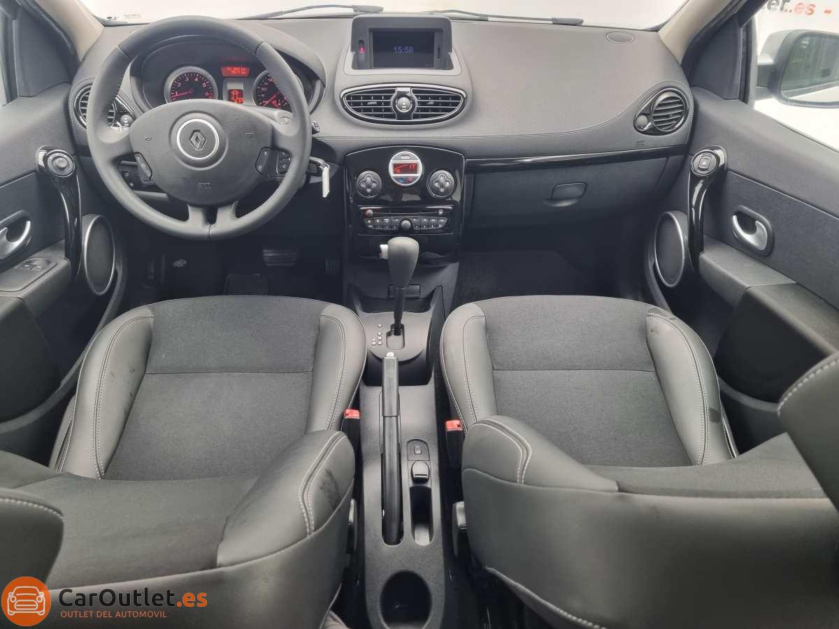 16 - Renault Clio 2012 - AUTO