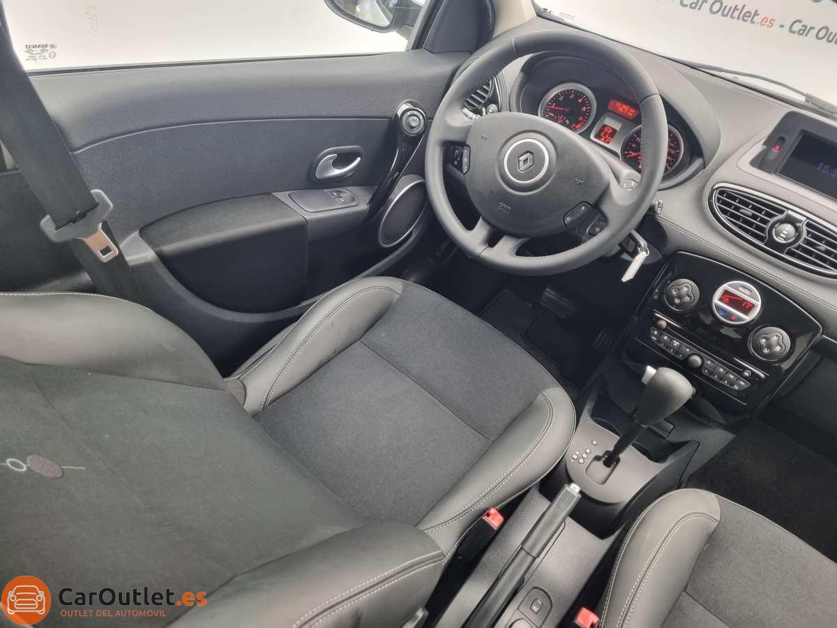 17 - Renault Clio 2012 - AUTO