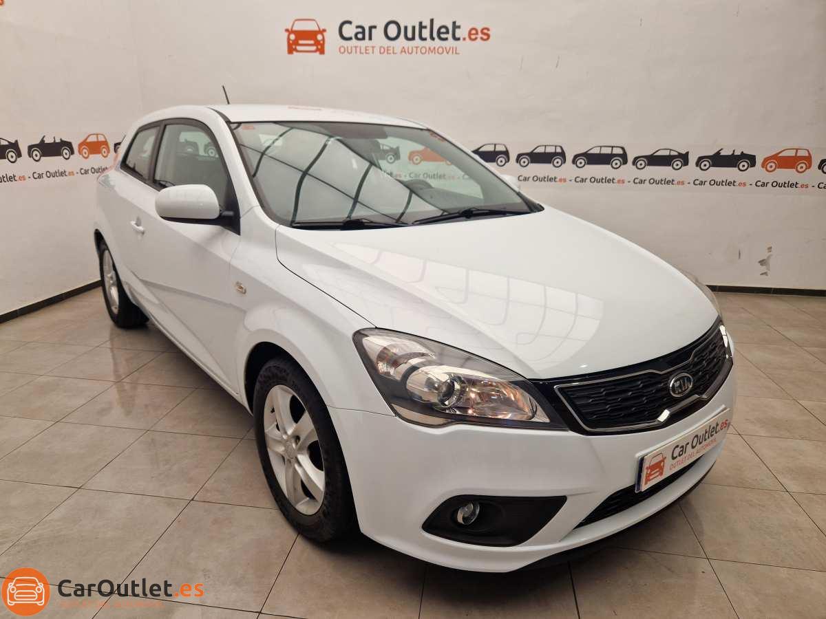 2 - Kia Cee'd 2011 - AUTO