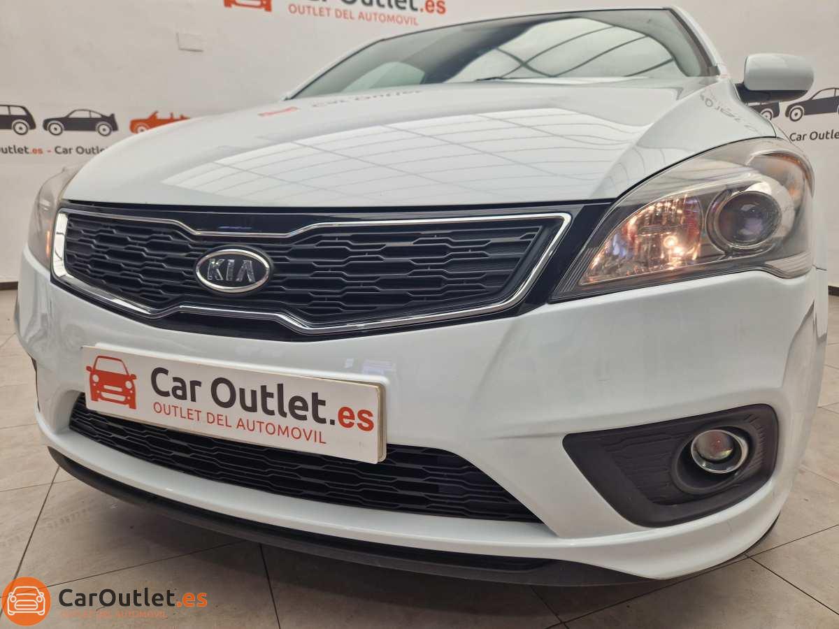 6 - Kia Cee'd 2011 - AUTO