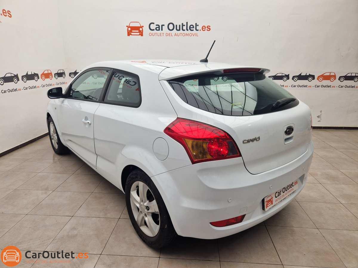 7 - Kia Cee'd 2011 - AUTO