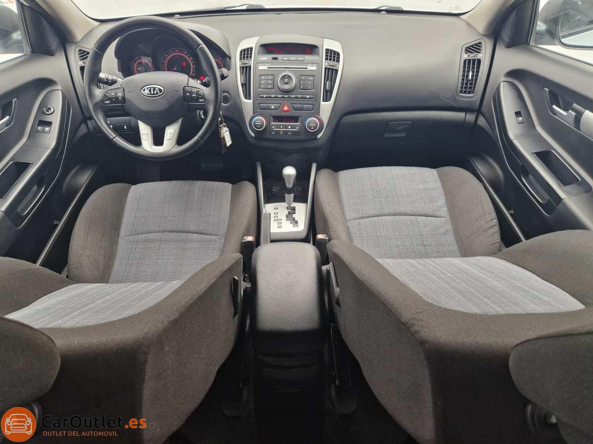 15 - Kia Cee'd 2011 - AUTO