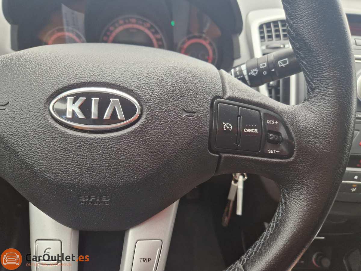 22 - Kia Cee'd 2011 - AUTO