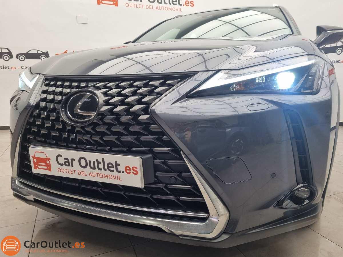 6 - Lexus UX 2022 - AUTO