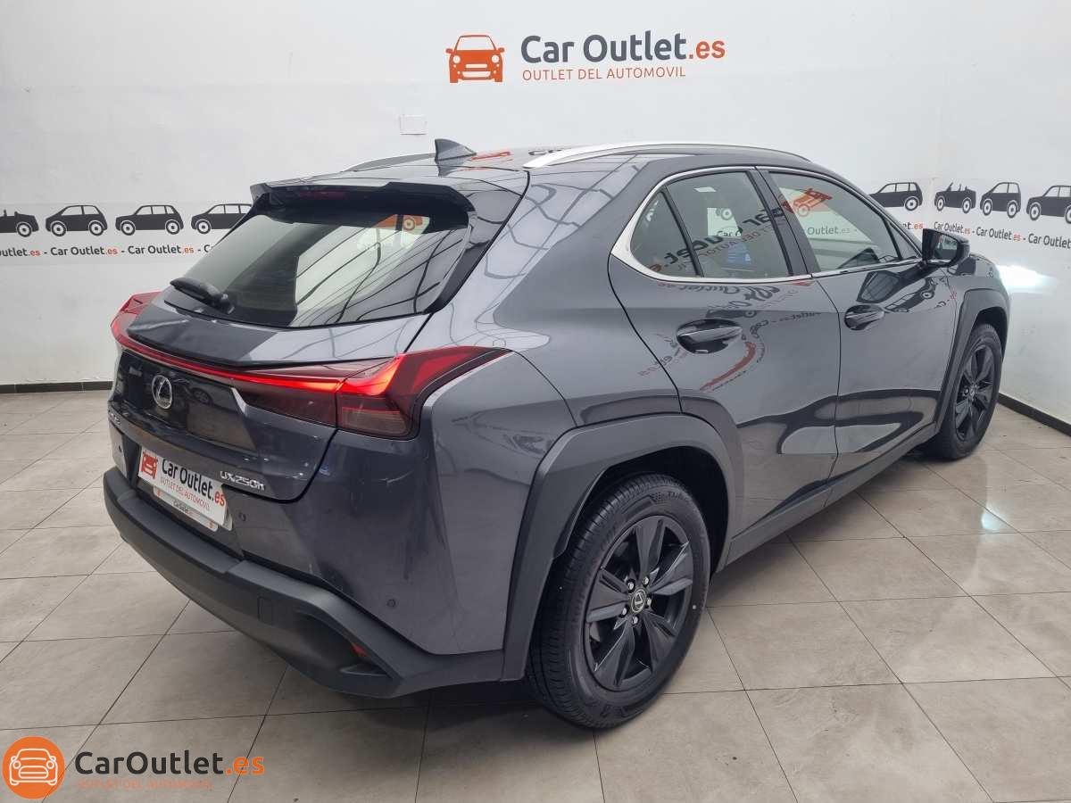 9 - Lexus UX 2022 - AUTO