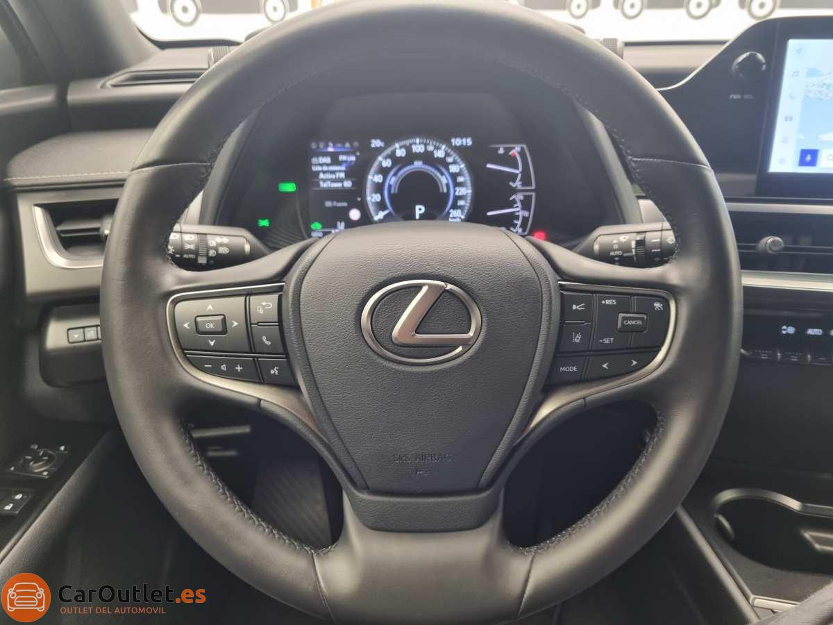 20 - Lexus UX 2022 - AUTO