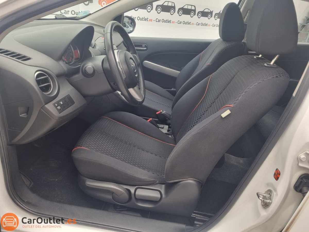 20 - Mazda 2 2011 - AUTO