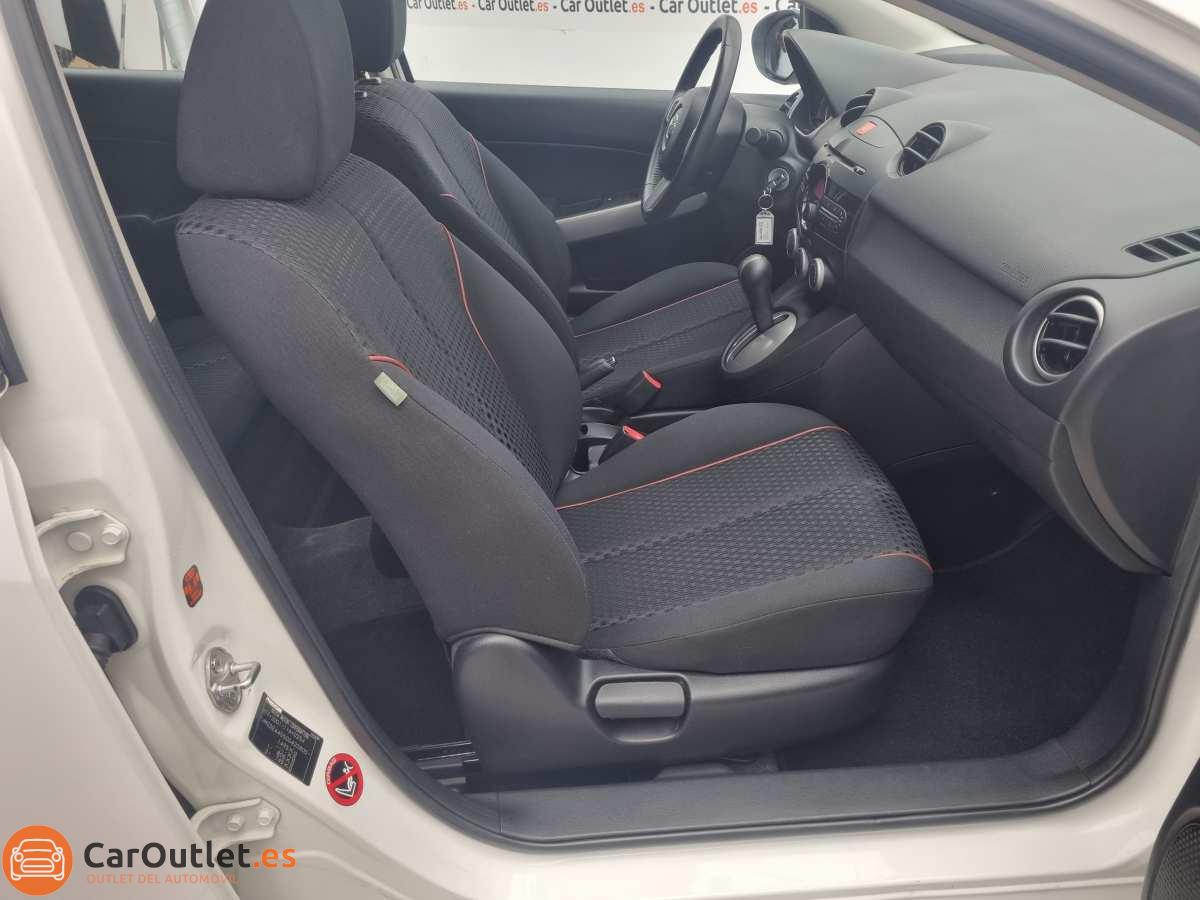 21 - Mazda 2 2011 - AUTO