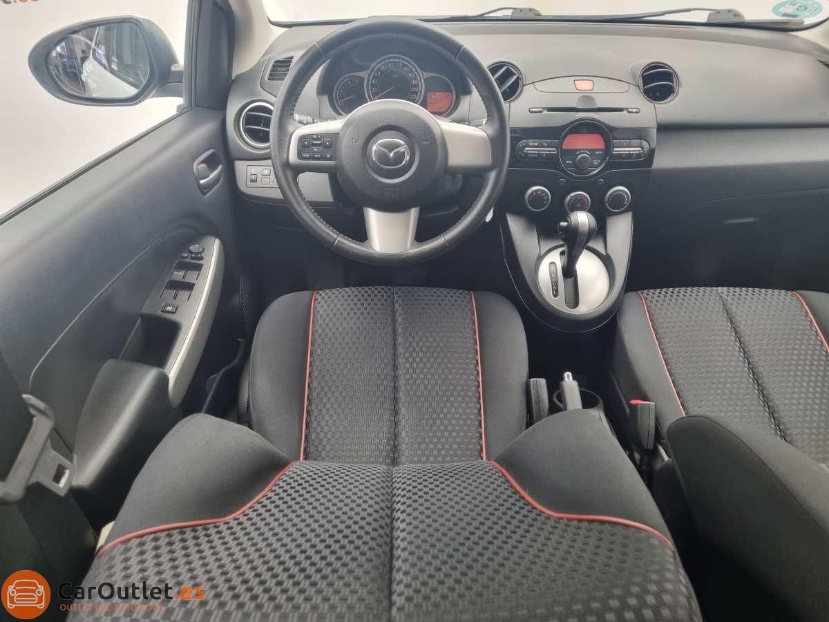 24 - Mazda 2 2011 - AUTO