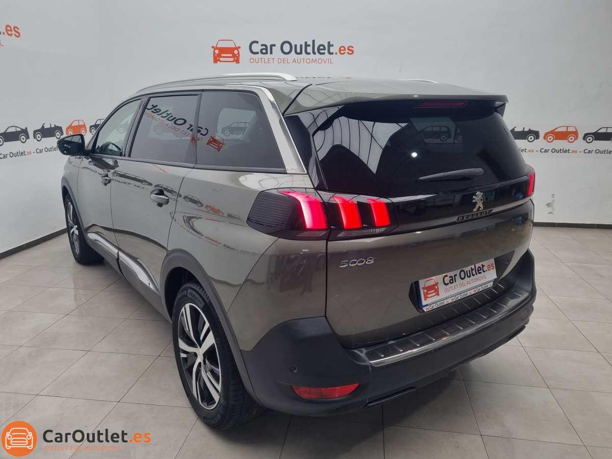 8 - Peugeot 5008 2018 - AUTO