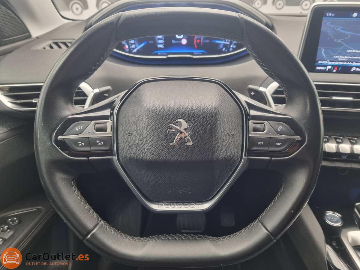 22 - Peugeot 5008 2018 - AUTO