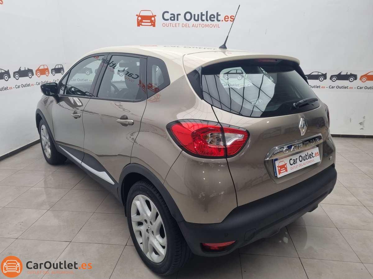 8 - Renault Captur 2015 - AUTO