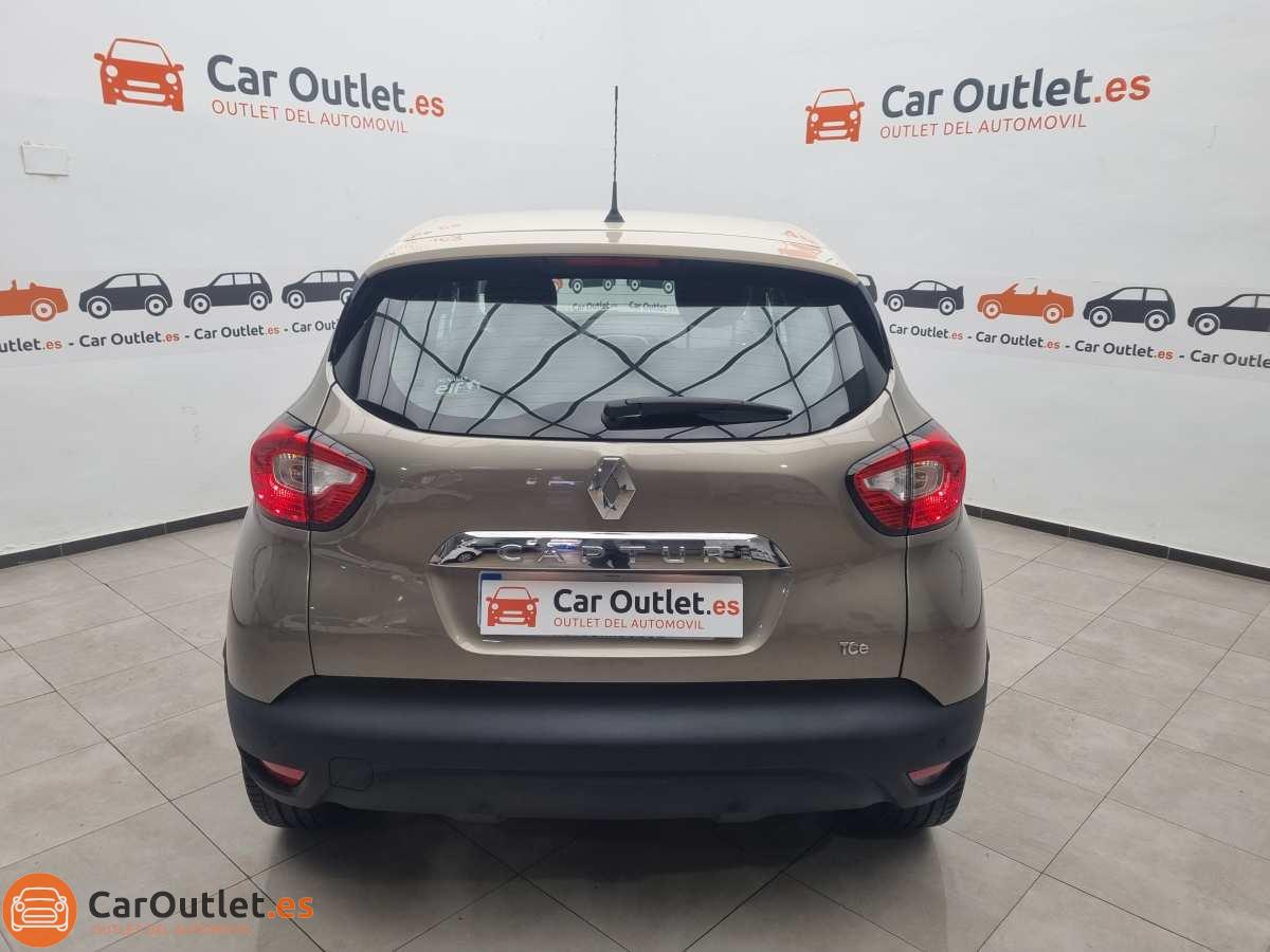 9 - Renault Captur 2015 - AUTO