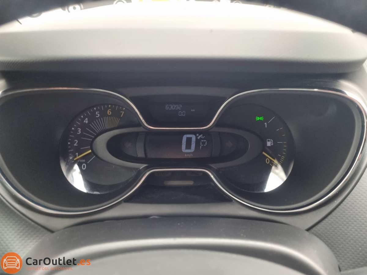 26 - Renault Captur 2015 - AUTO