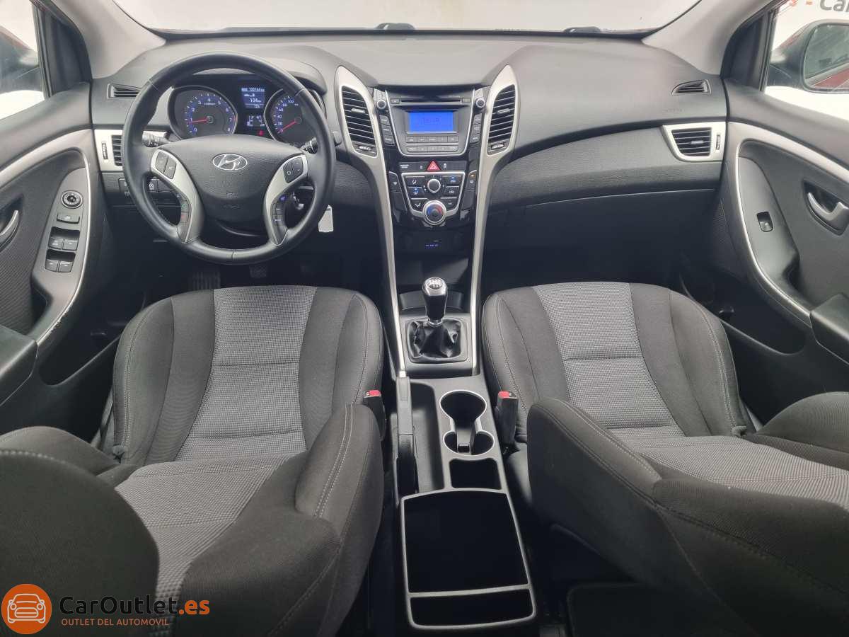 16 - Hyundai i30 2015