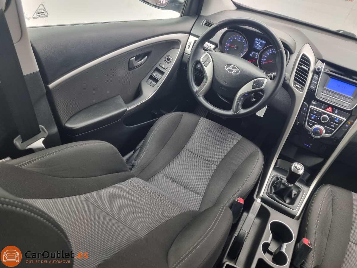 17 - Hyundai i30 2015