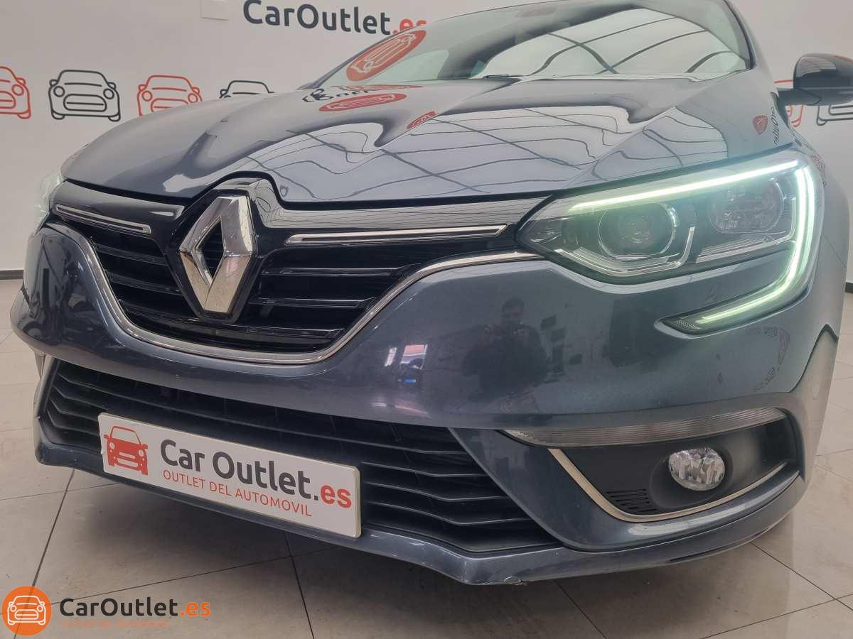 6 - Renault Megane 2019 - AUTO