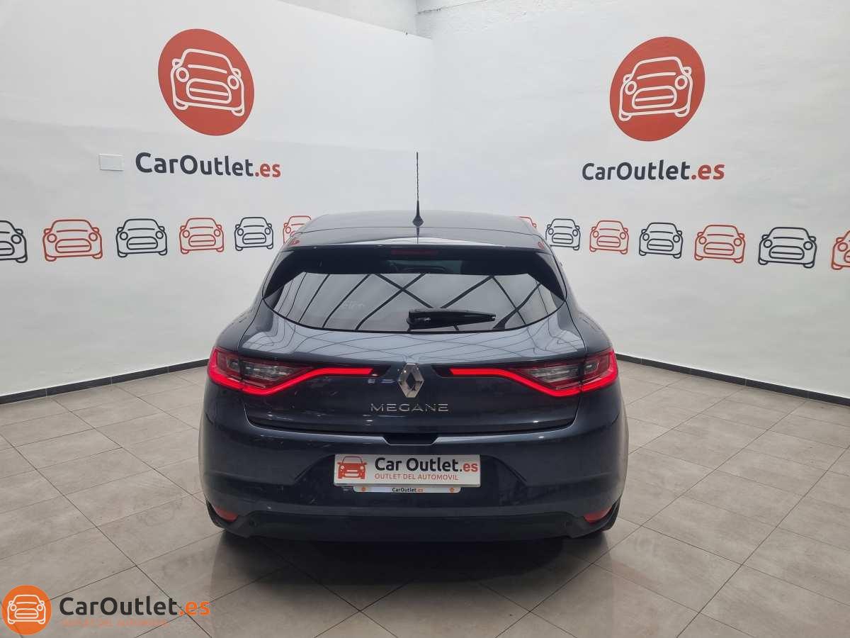 8 - Renault Megane 2019 - AUTO