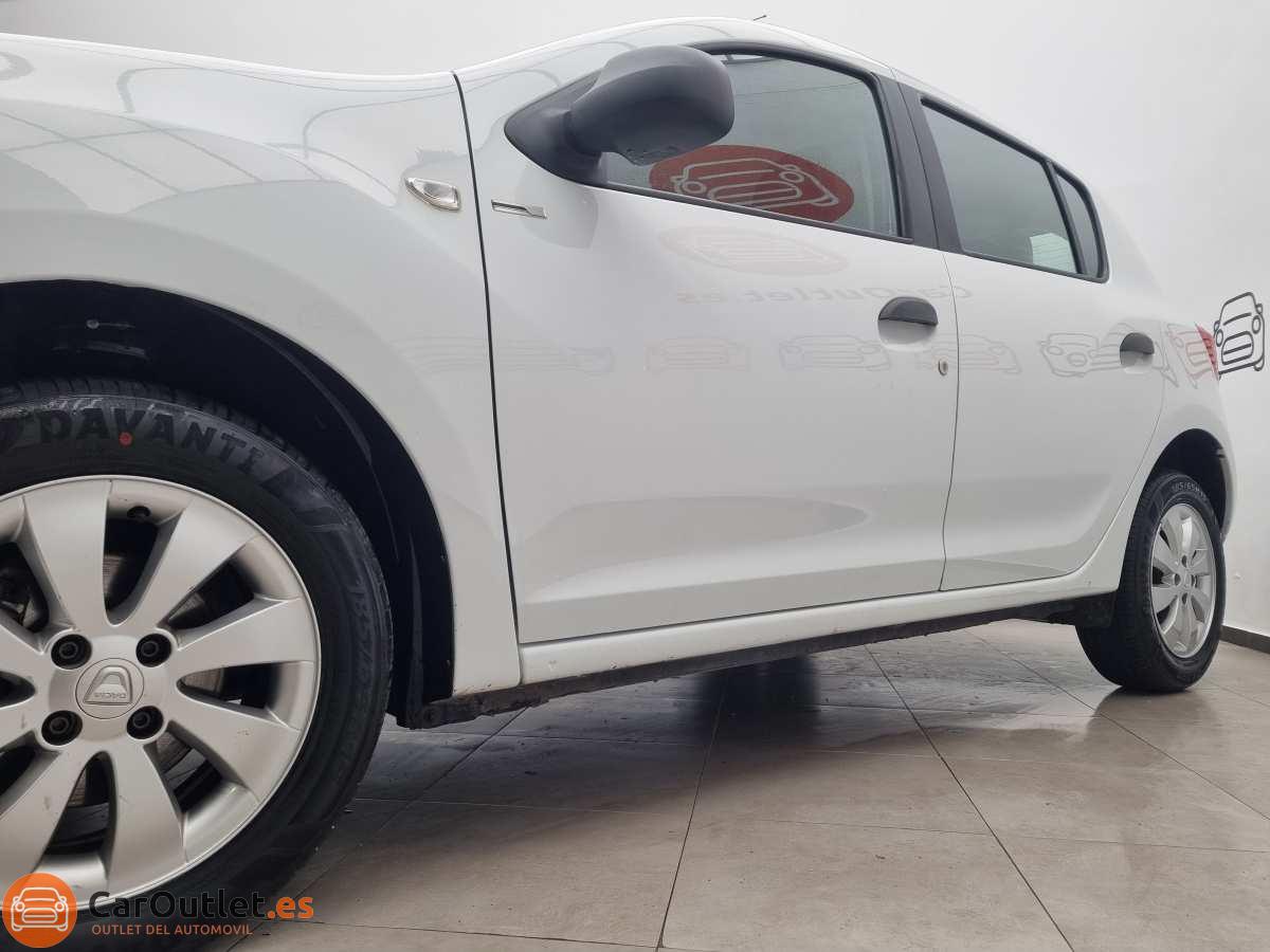 4 - Dacia Sandero 2016 - AUTO